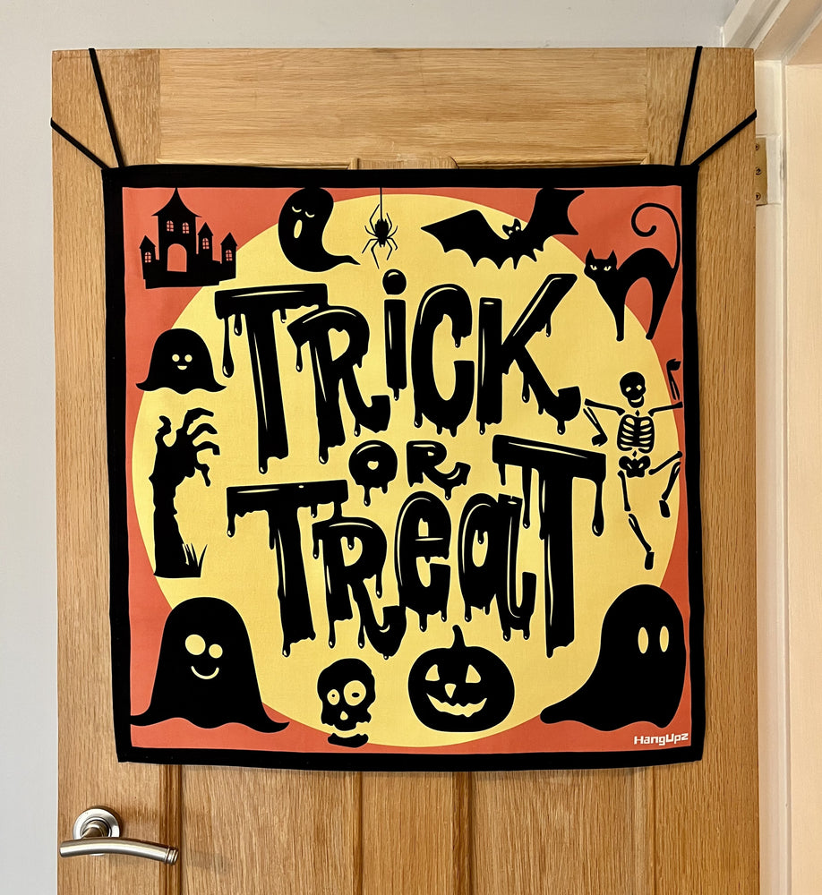 HANGUPZ Trick Or Treat Door-Hang Sign Original Large Hanging Halloween Decoration Gift For Boys Girls