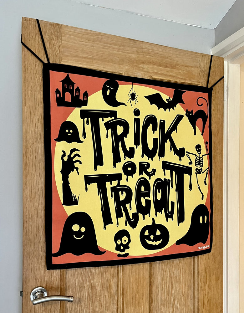 HANGUPZ Trick Or Treat Door-Hang Sign Original Large Hanging Halloween Decoration Gift For Boys Girls